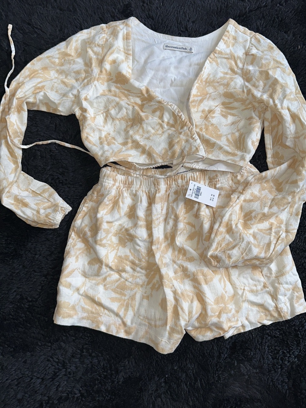 Abercrombie & Fitch Cream and Tan Leaf-Print Wrap Crop Top